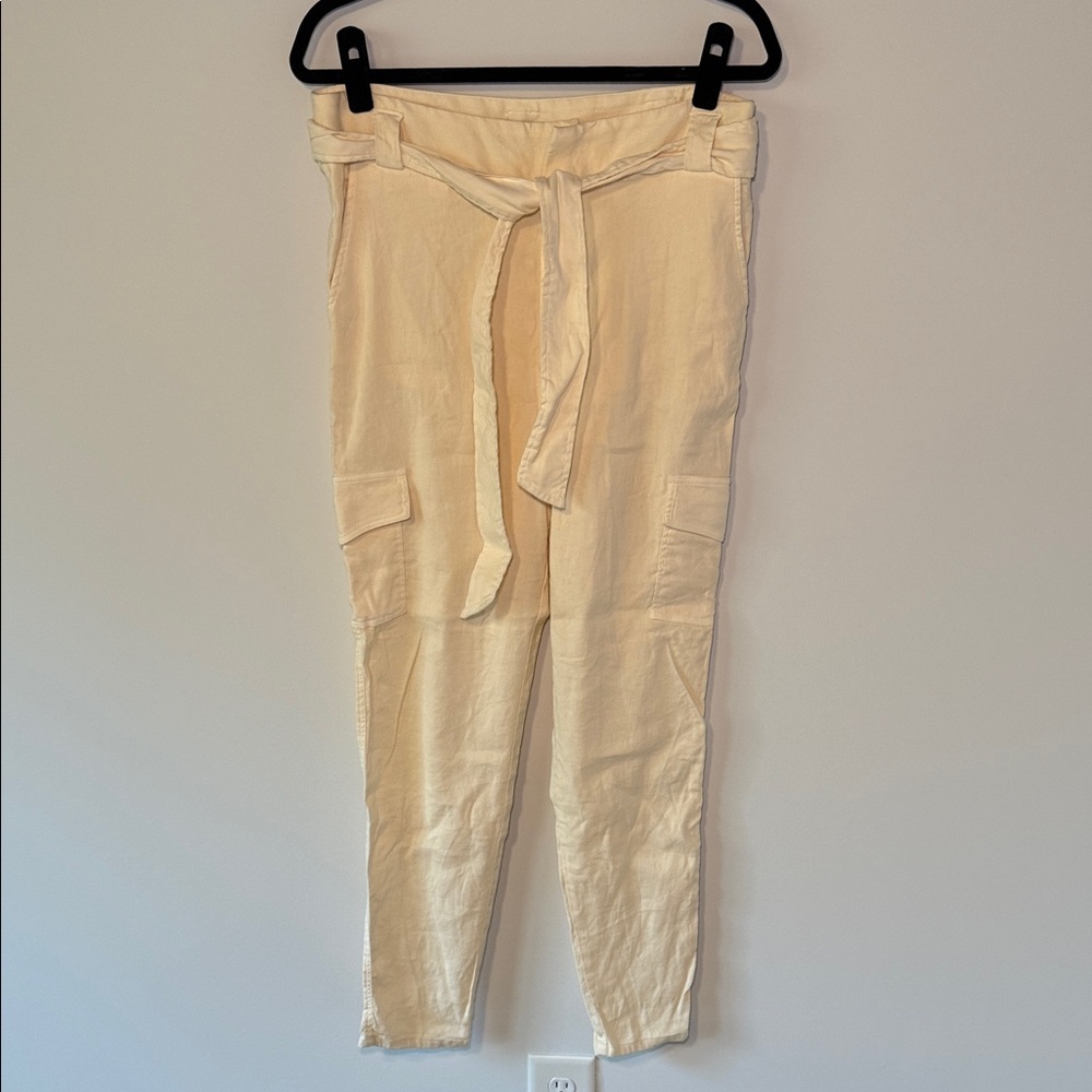 Monrow Light Cream Cropped Cargo Pants